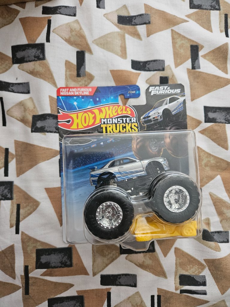 Hotwheels monster truck nissan