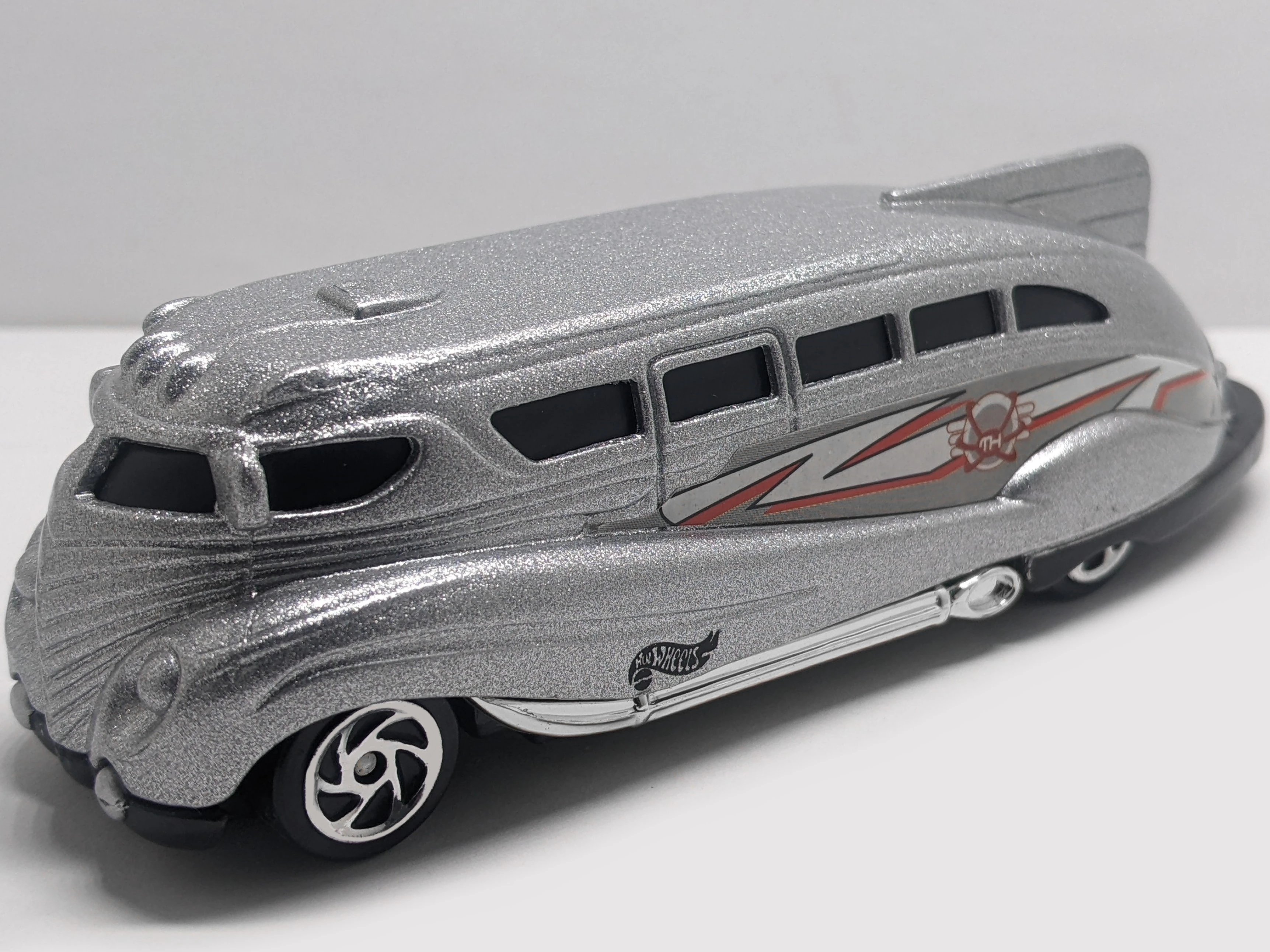 Art Deco Bus