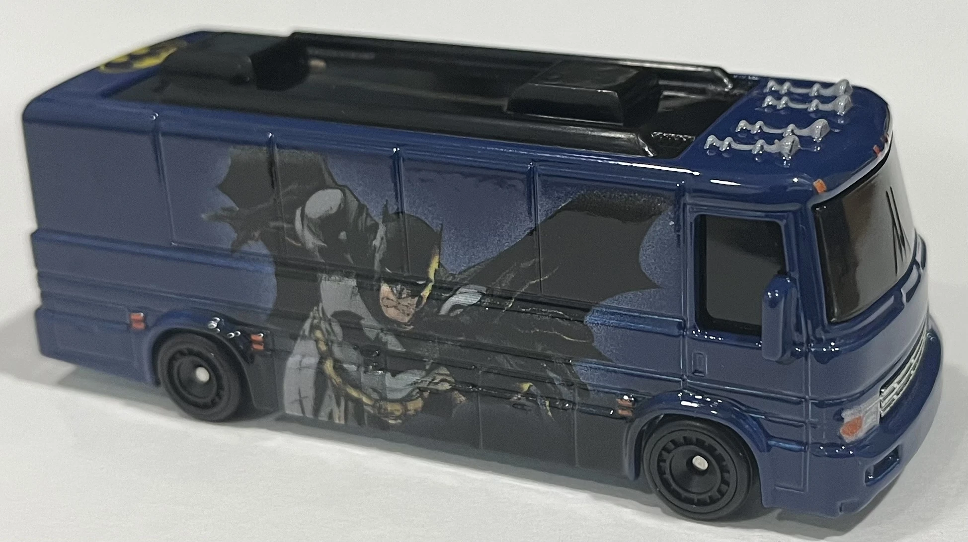 HW Tour Bus