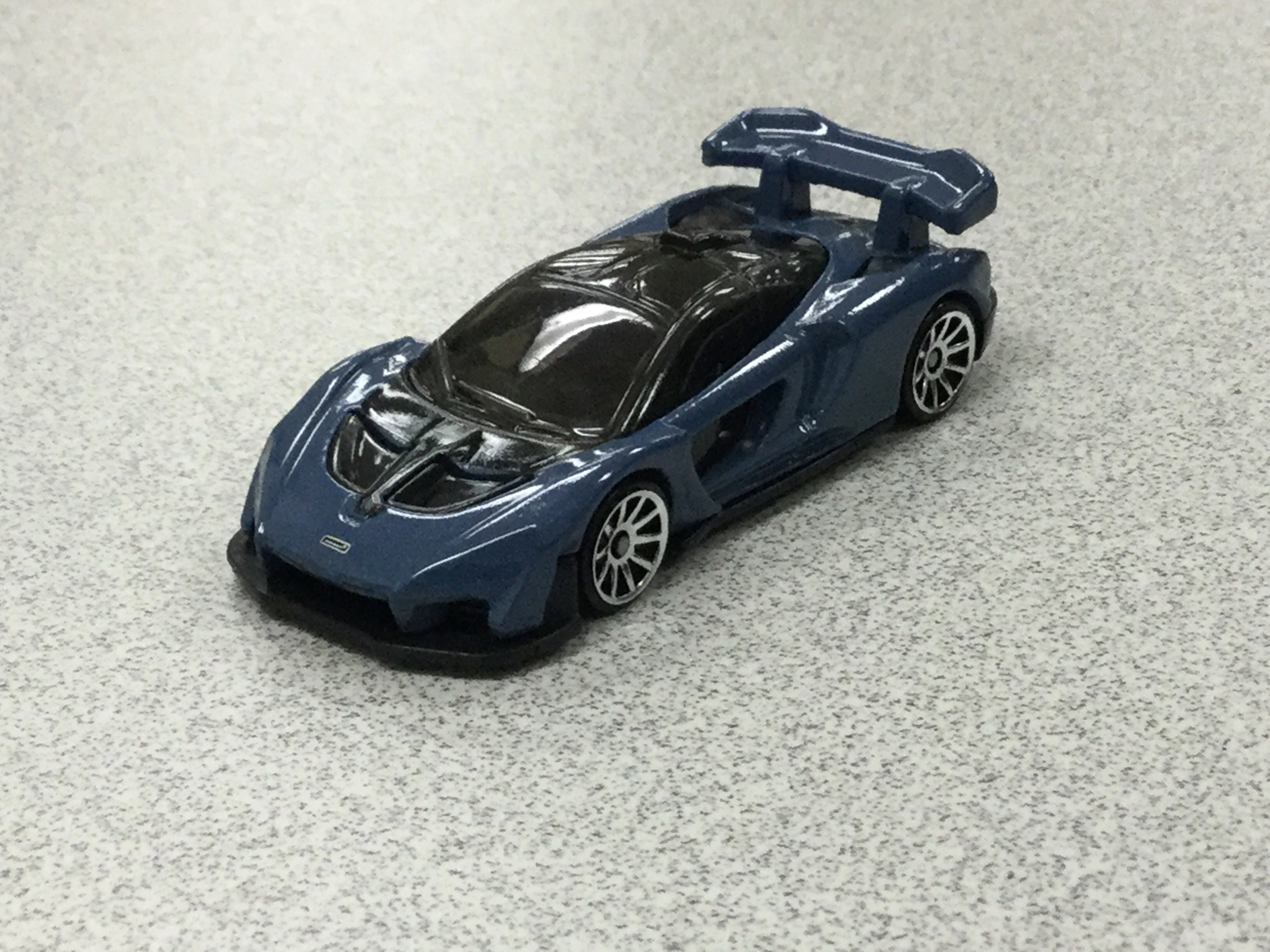 McLaren Senna