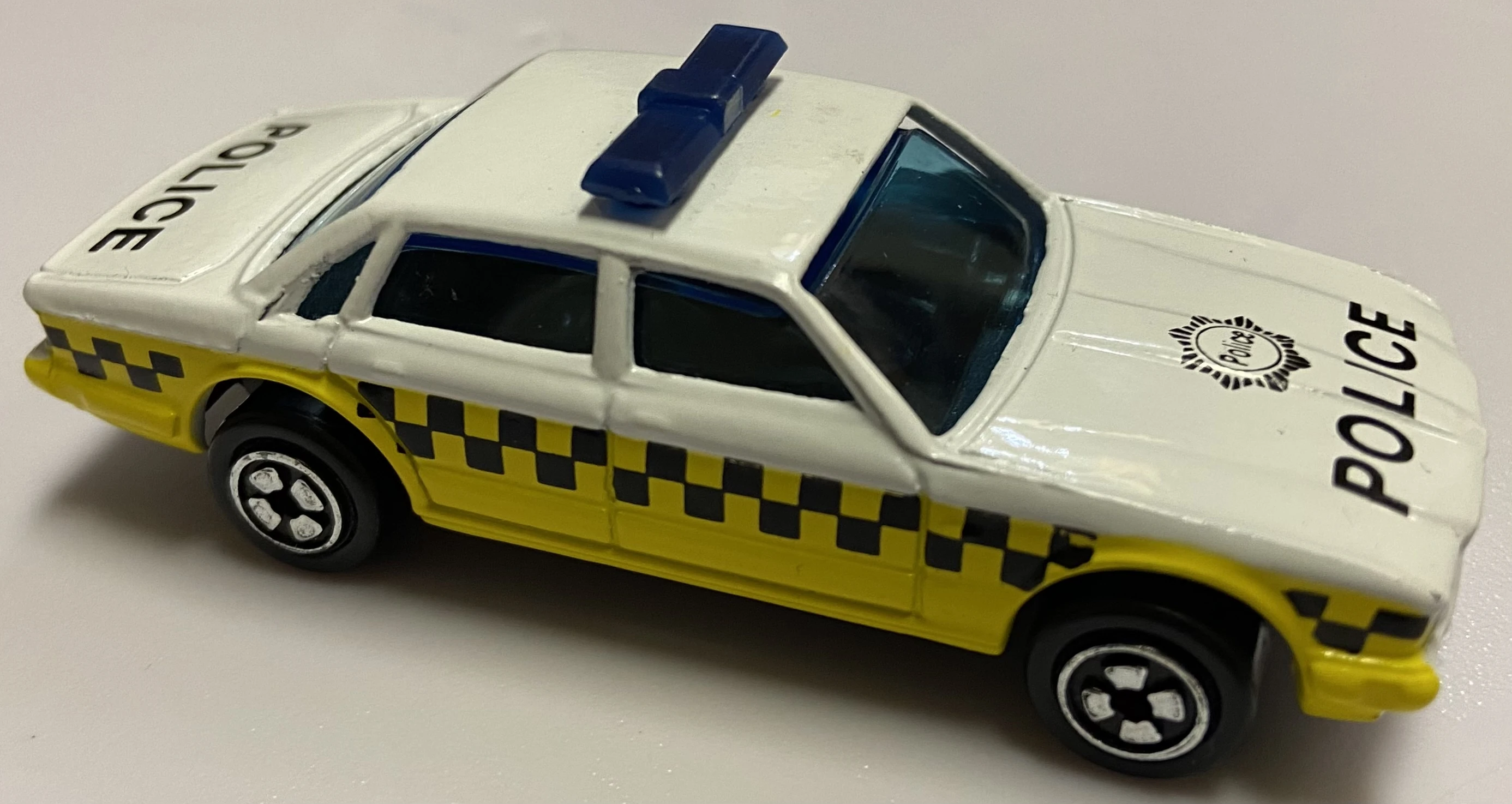Jaguar XJ40